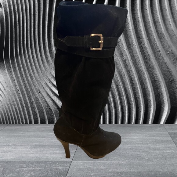 Woman's Size 7 Leather Boot - Picture 3 of 5